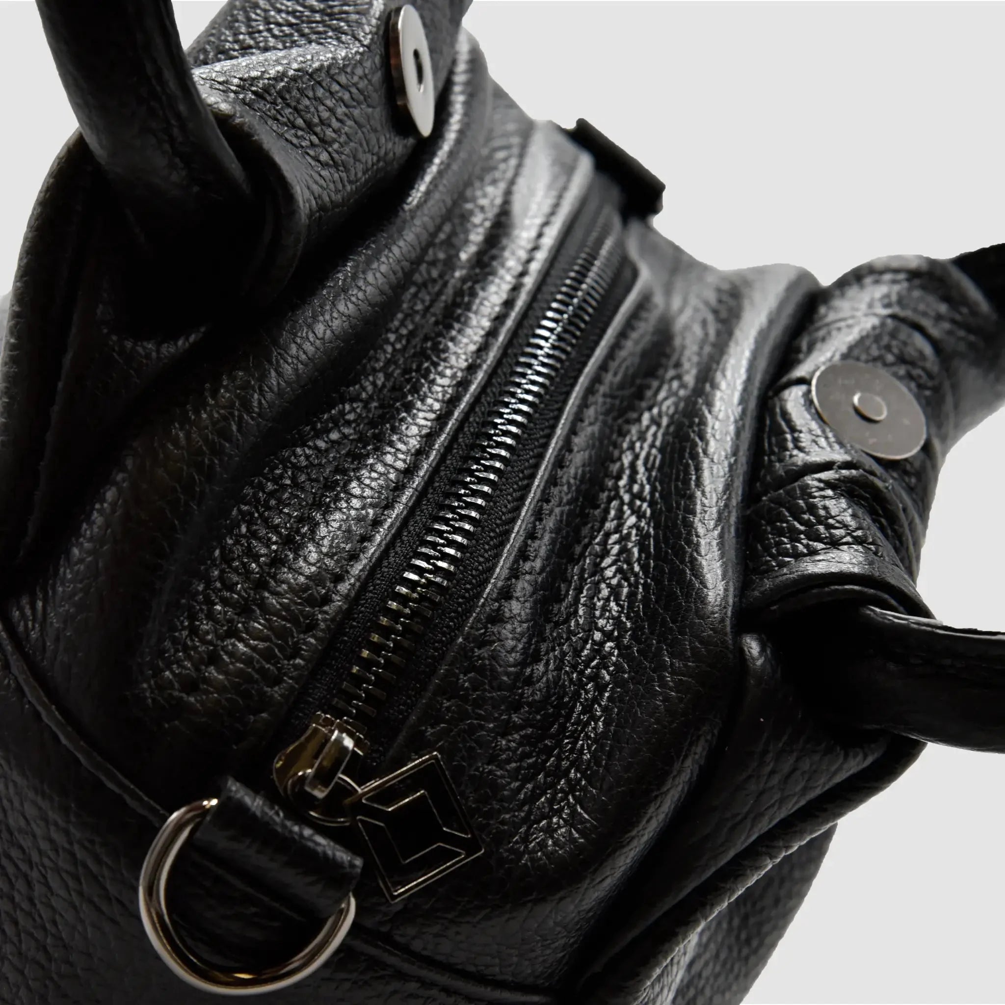 PETITE S - Borsa a mano in pelle martellata - NERO - MIDMAIND™ | BRAND