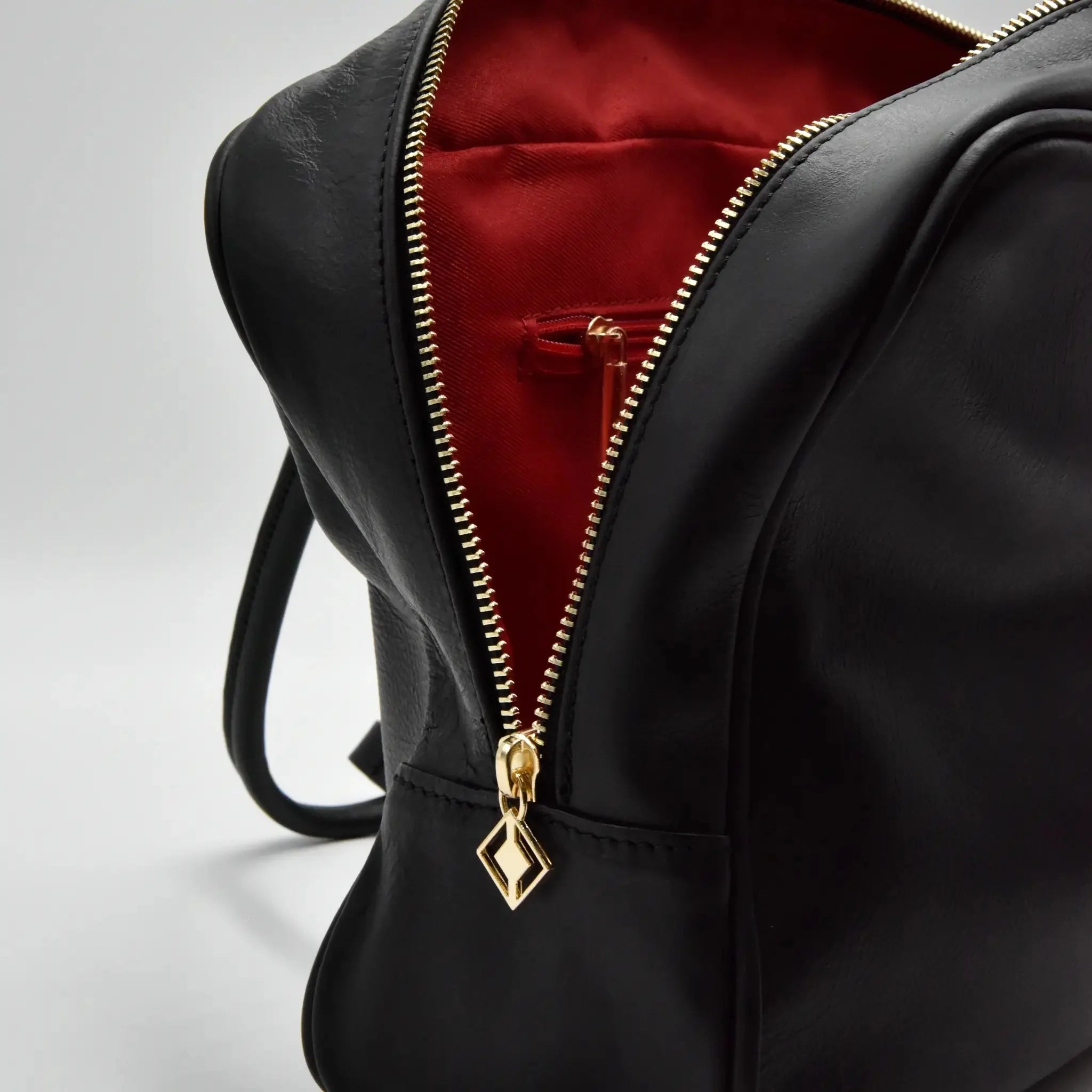 SKIN M - Borsa a mano in Pelle Sauvage - Nero - MIDMAIND™ | BRAND
